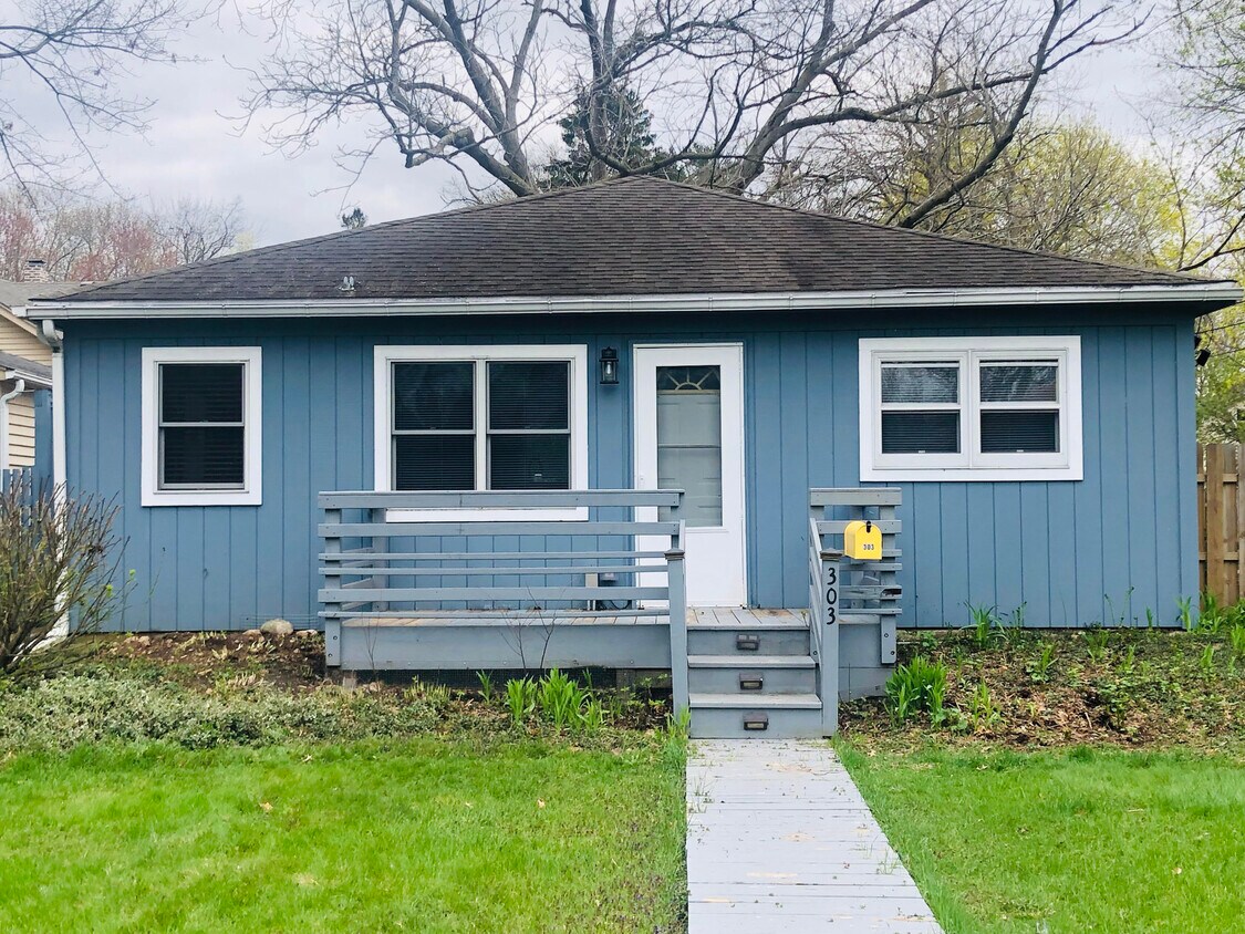 Front of House - 303 Circle Rd