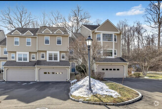 Building Photo - 180 Governor Trumbull Way
