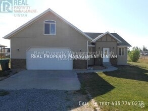 Building Photo - 522 4250 W