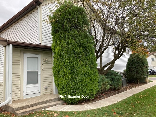 Pic 4_Exterior Door - 1036 Inverrary Ln