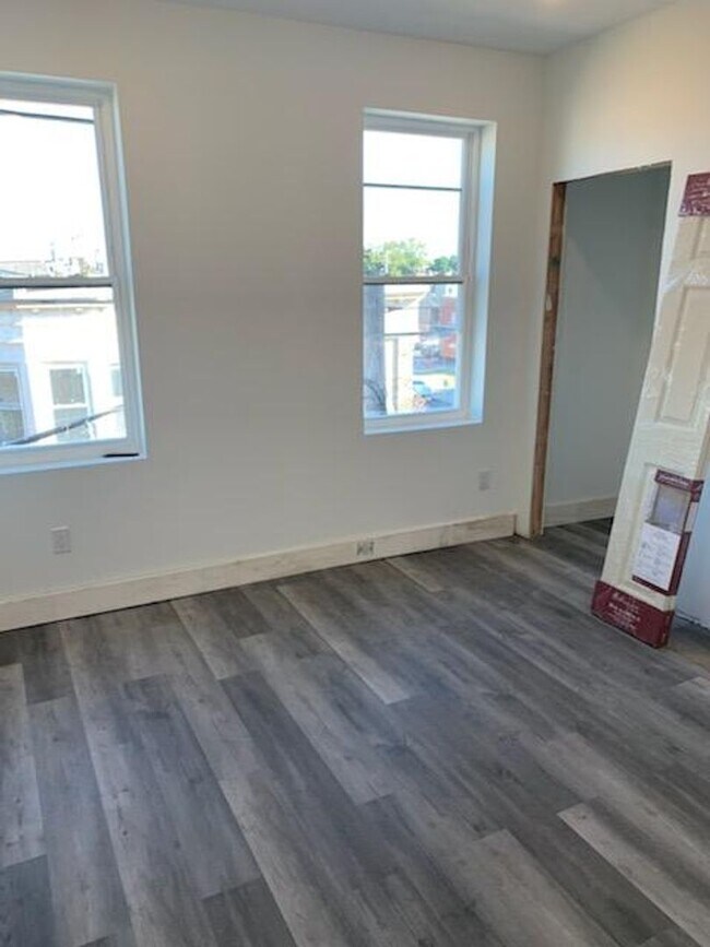 Building Photo - 268 S 52nd St