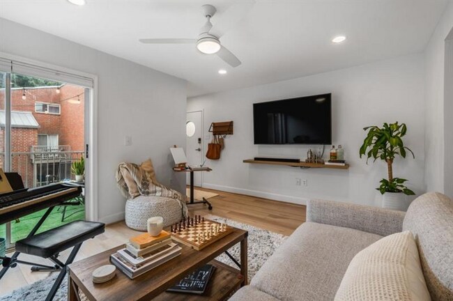 Foto del edificio - 387 Ralph McGill Blvd NE