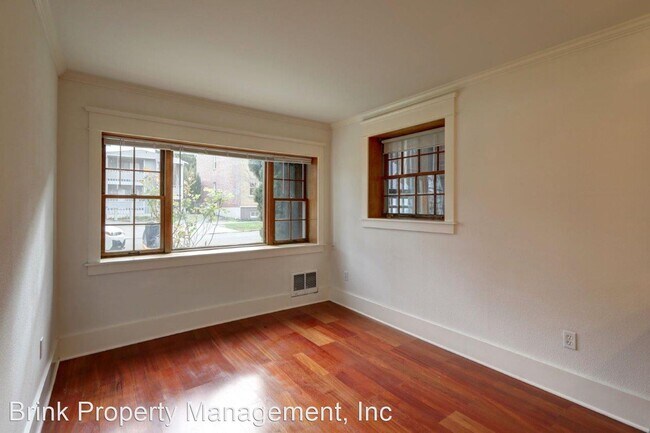 Building Photo - 1 br, 1 bath House - 215 17th Ave E, #10