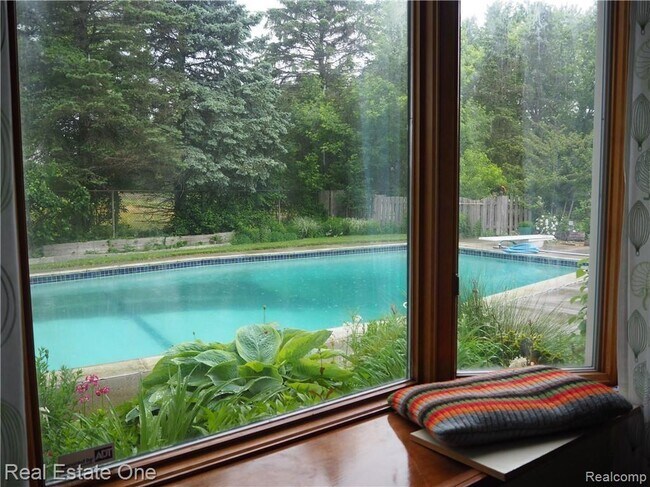 Foto del edificio - 5837 Folkstone Dr