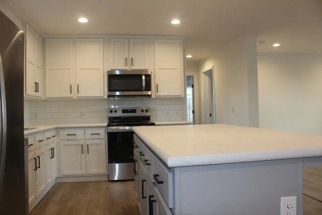 Foto del edificio - 3430 Sharon Ln