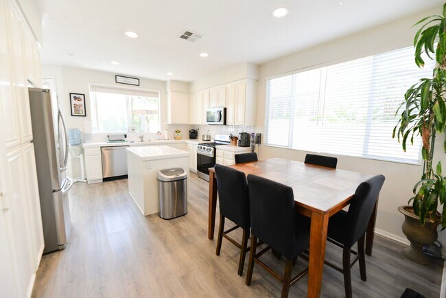 Building Photo - Beautiful Solana Home in Talega!  Spacious...