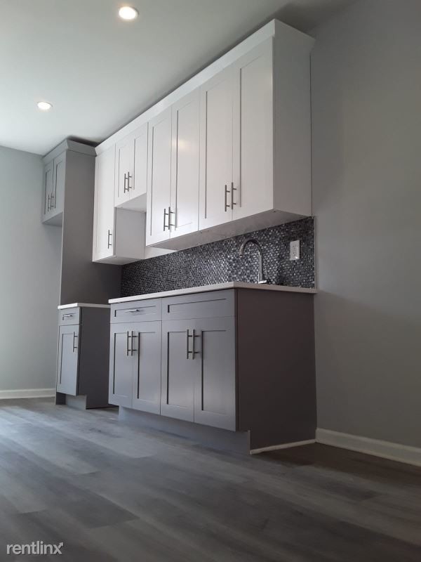 Building Photo - 398 Woodlawn Ave