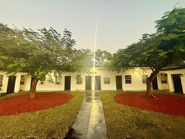 Foto del edificio - 424 NW 15th Terrace