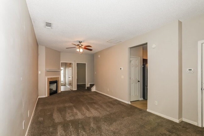 Building Photo - 7796 Newbury Dr