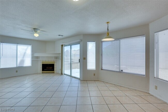 Foto del edificio - 7813 Cherry River Dr