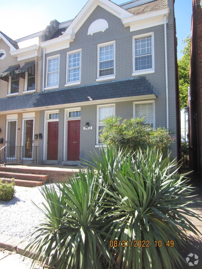 Main - 2411 W Main St
