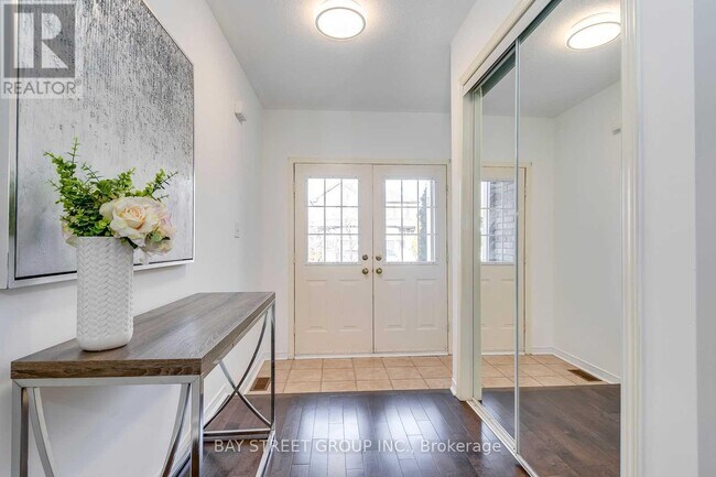 Photo du bâtiment - 5166 Des Jardines Dr