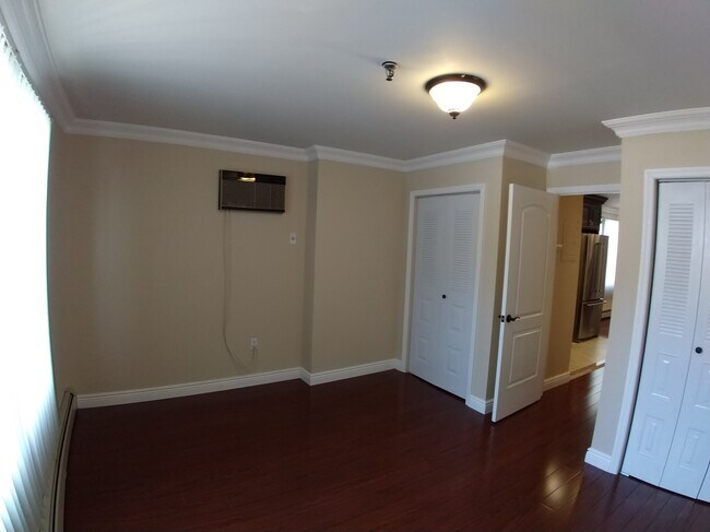 Foto del edificio - 4905 Park Ave #3D