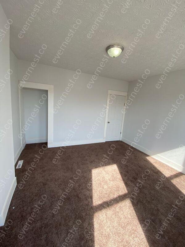 Foto del edificio - 134 E Morrill Ave