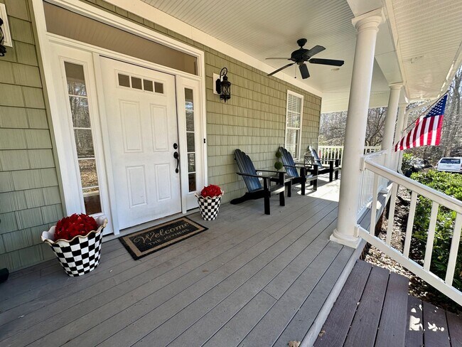Building Photo - Beautiful 5 Bedroom home in Smithfield wit...