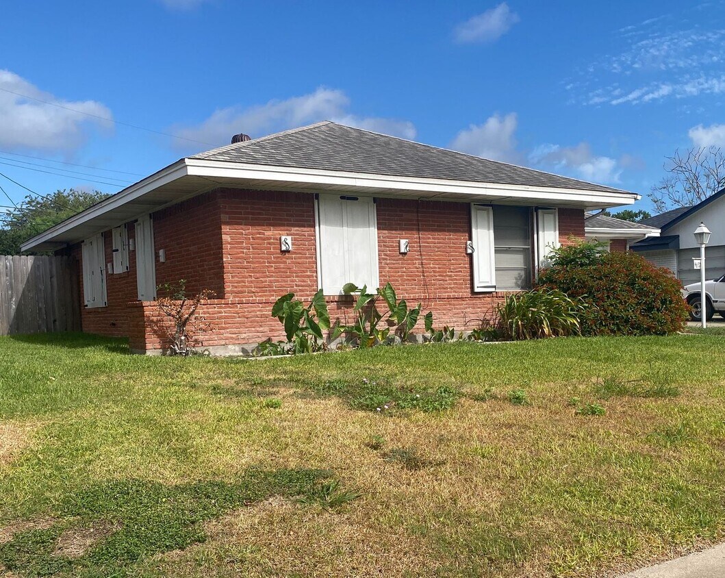 Foto del edificio - 4637 Calvin Dr