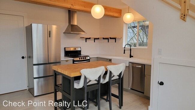 Building Photo - 2 br, 1 bath House - 4115 NE 70th Ave #B