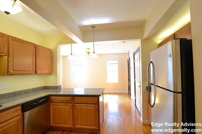 Building Photo - 10 Smythe St