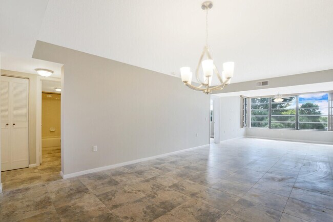 Foto del edificio - 3636 Whitehall Dr
