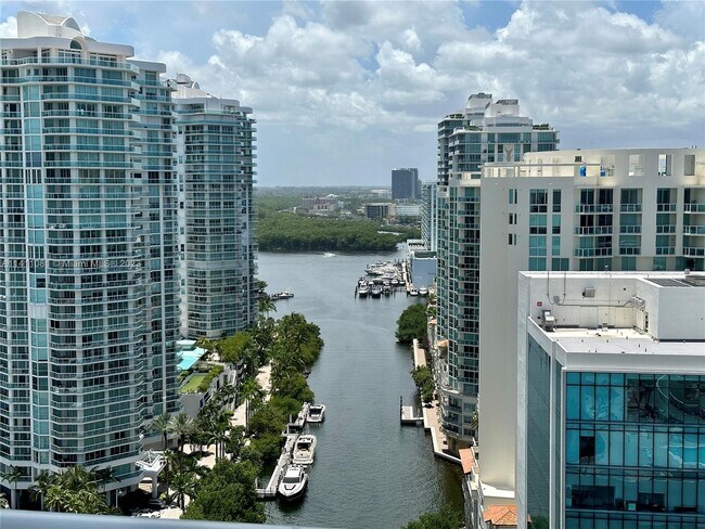 Foto del edificio - 16485 Collins Ave