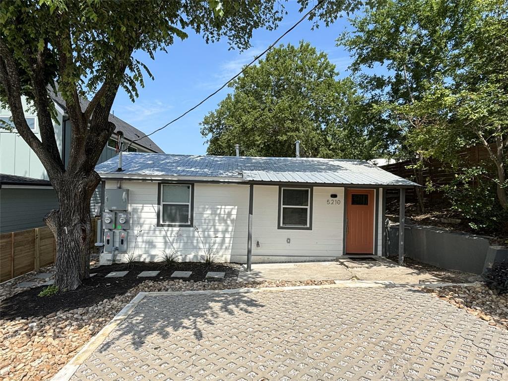 Foto principal - 5210 Rogers Ln