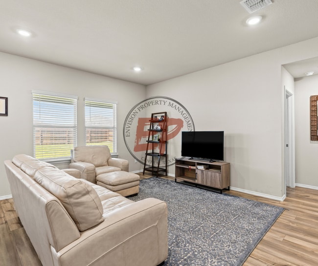 Building Photo - 7209 Llano Dr