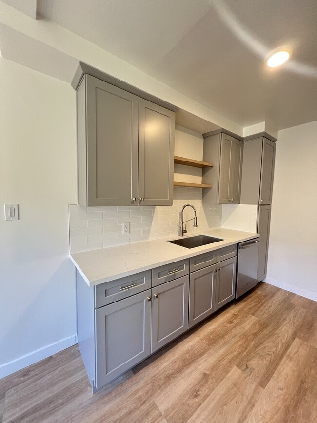 Photo - 1322 Amherst Ave Apartment