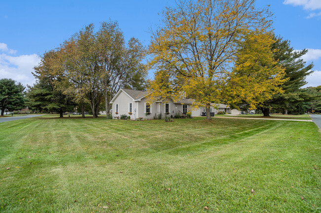 Building Photo - Jules Riverview Cottage