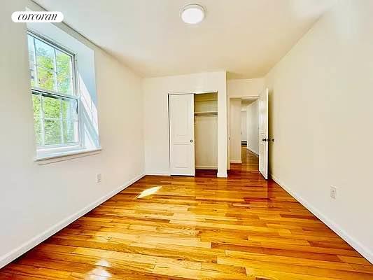 Building Photo - 1441 5th Ave