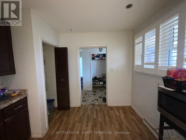 Photo du bâtiment - 415 Mt Pleasant Rd