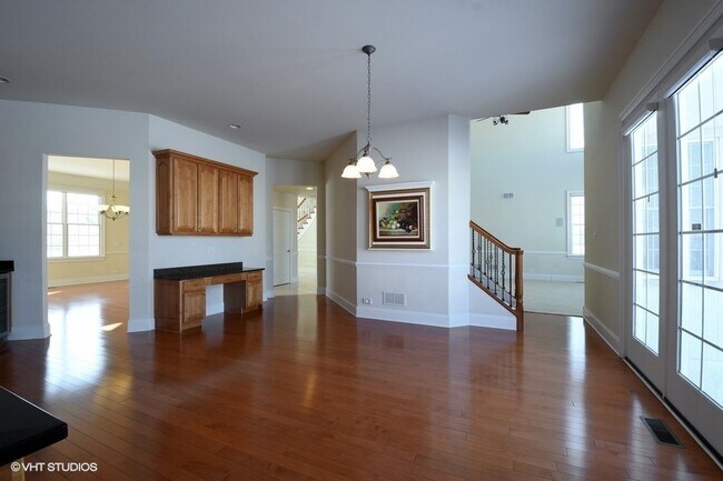 Building Photo - 52 Wood Oaks Dr