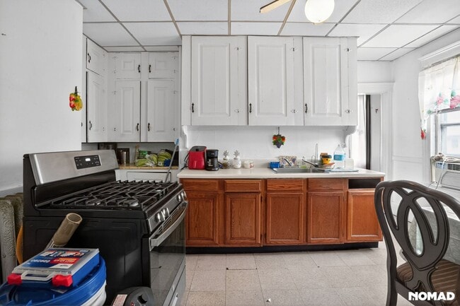 Building Photo - 38 Custer St