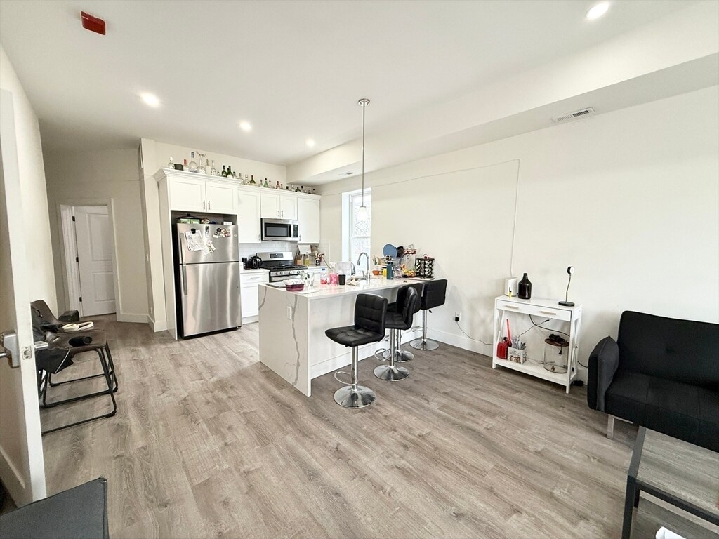 Foto principal - 301-305-305 Dudley St