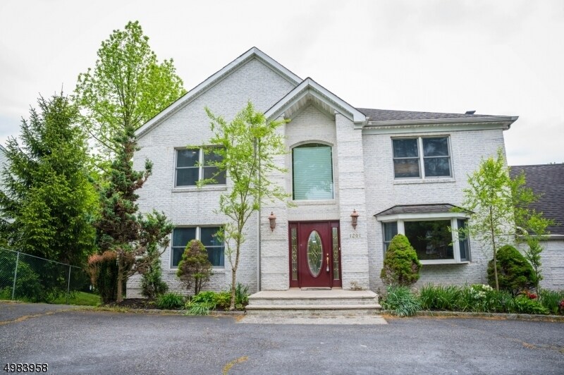 Primary Photo - 1201 Inman Ave