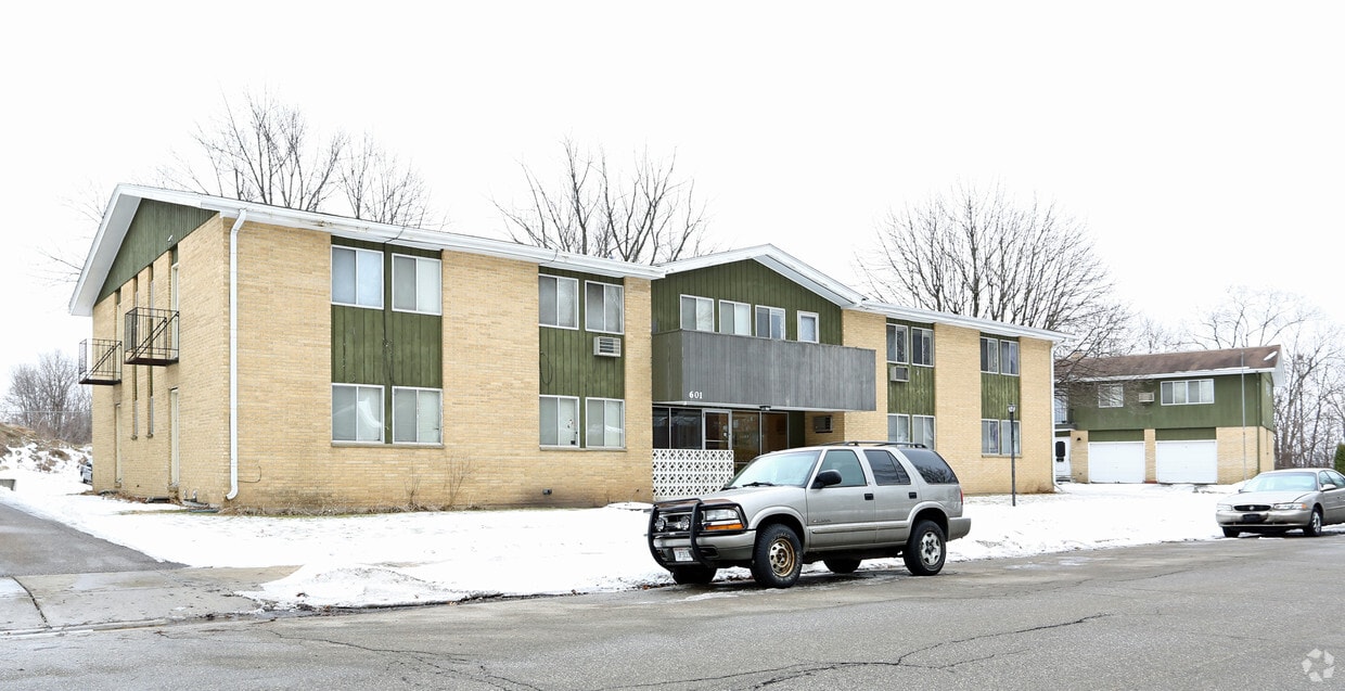 Building Photo - 601-605 S Randall Ave