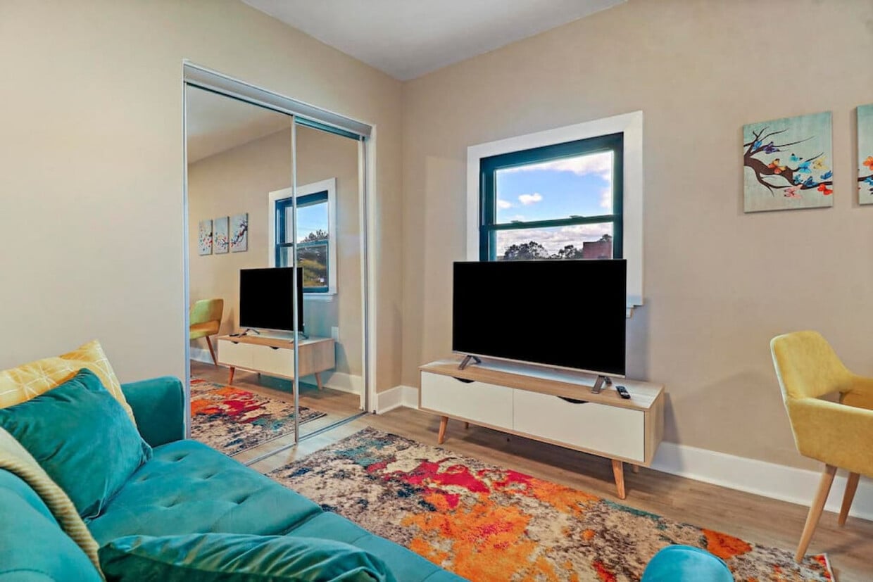 Foto principal - 5009 Columbia Ave