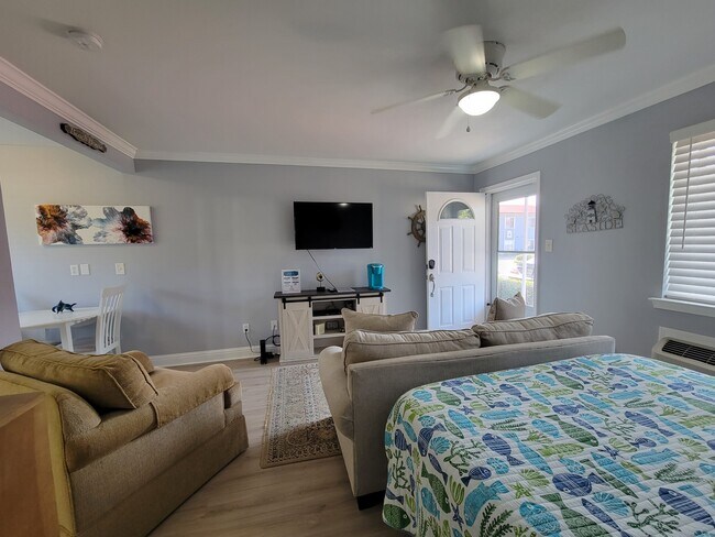 Foto del edificio - 1664 Beach Blvd