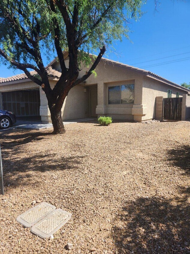 Primary Photo - 6585 E Ladonna Ln