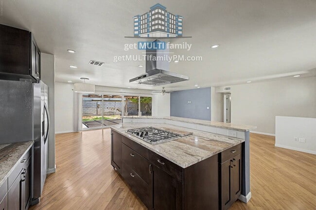 Foto del edificio - 8632 E Vista Dr