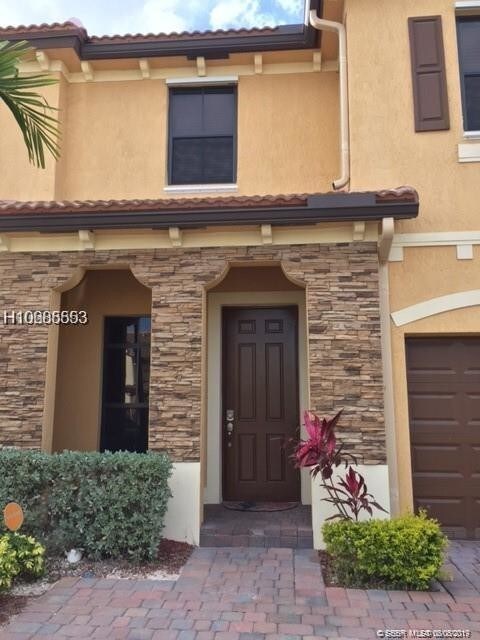 Building Photo - 23716 SW 118 Ave