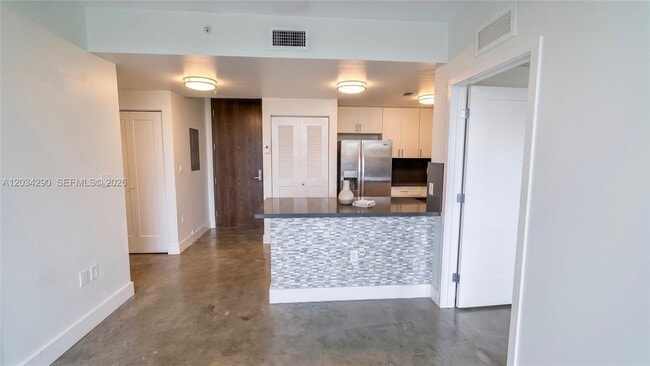 Foto del edificio - 4332 W Flagler St