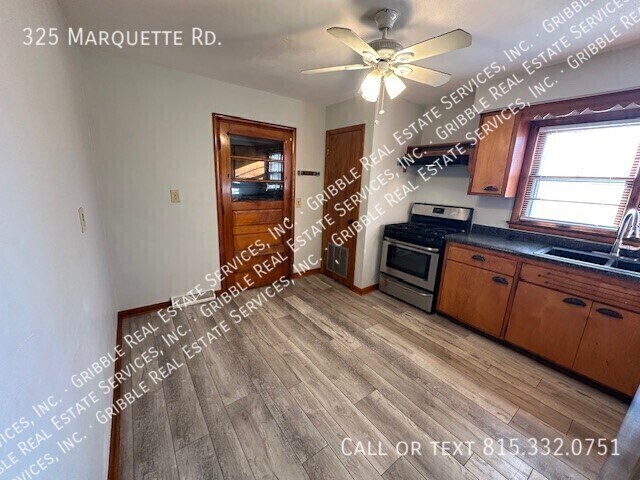 Foto del edificio - 325 Marquette Rd