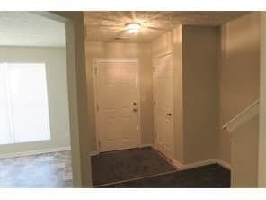 Foto del edificio - Ready to Move In Townhome in Waldrop Station