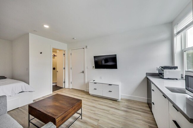 Building Photo - Artthaus Linden: New Luxury Apartment! 2 m...