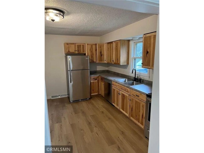 Building Photo - 62 W Woodridge Dr