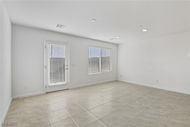 Foto del edificio - 4971 Aitana Ave