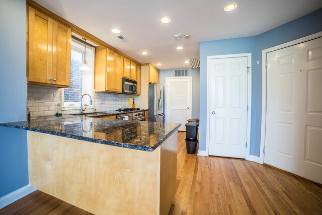 Foto del edificio - 727 W Belmont Ave