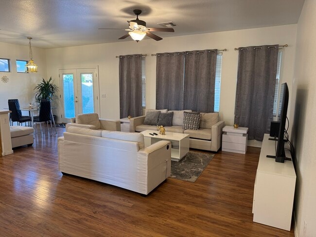family room - 1251 E Runaway Bay Dr House