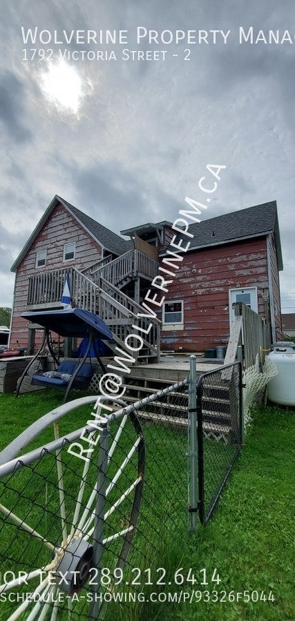 Photo du bâtiment - Duplex A block from Town hall, close to a ...