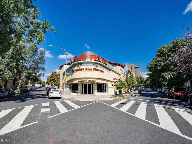 Building Photo - 2422 17th St NW